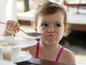 toddler and breakfast