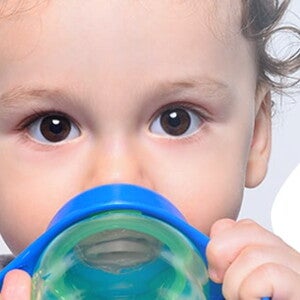 Healthy hydration_01_EXPLORE_Why babies need breast milk AND water-min